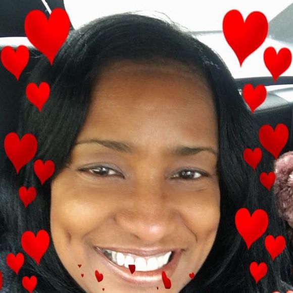 Poshmark profile picture for @pond